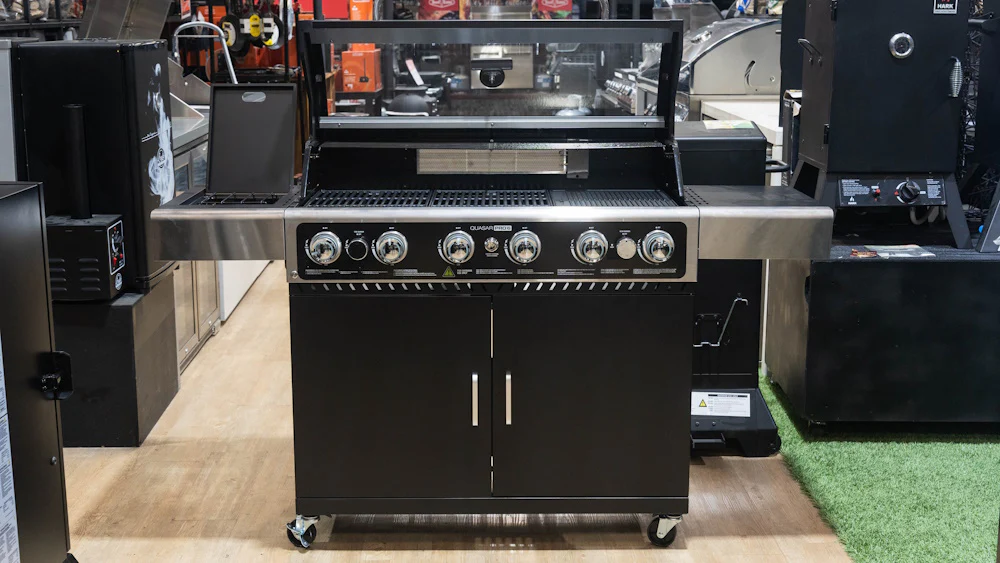 Gasmate Quasar Pro 6 Burner Trolley BBQ with Window in Hood & Side Burner - Image 4