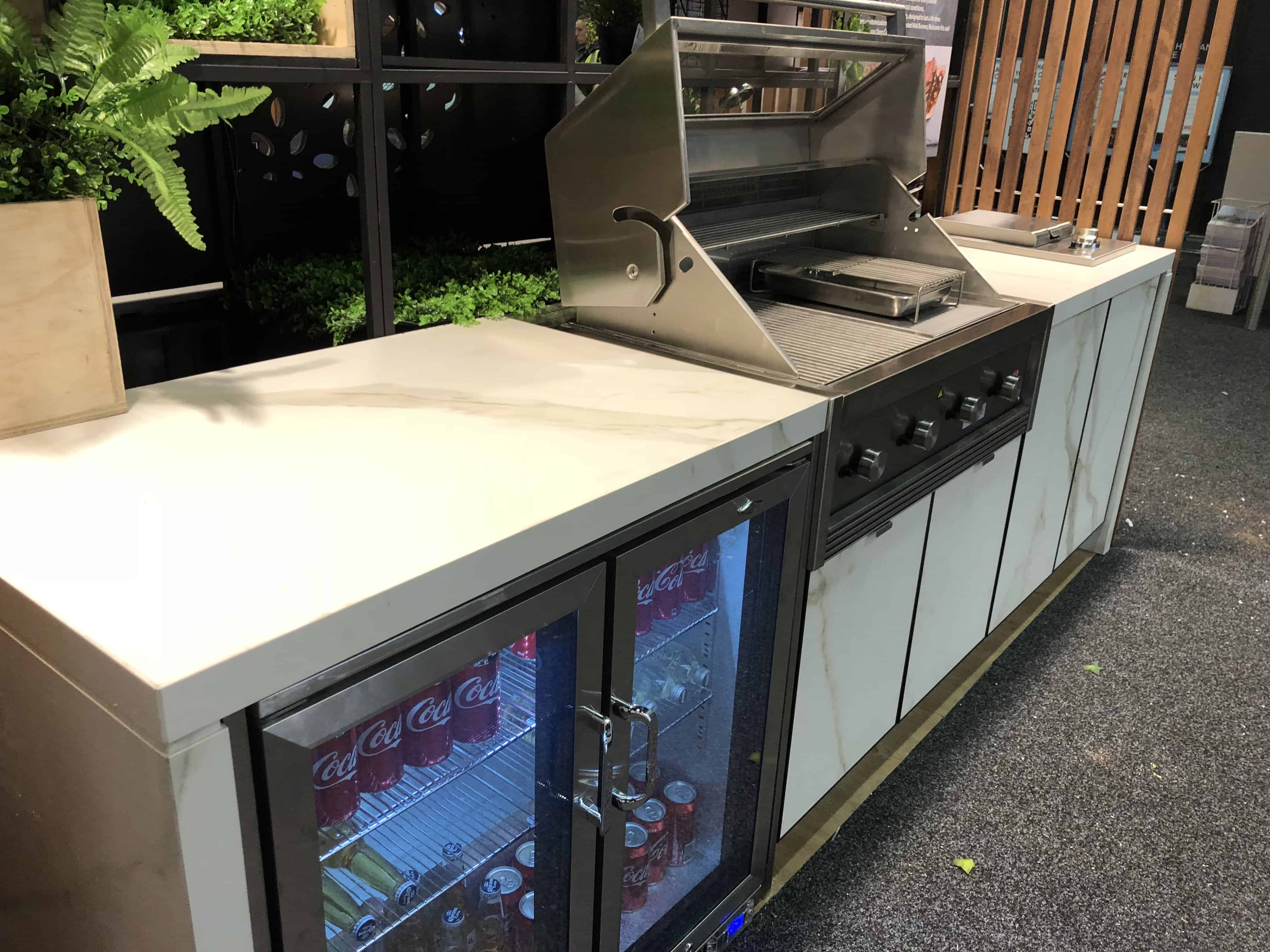 The R Class Professional Outdoor Kitchen Package - Image 3