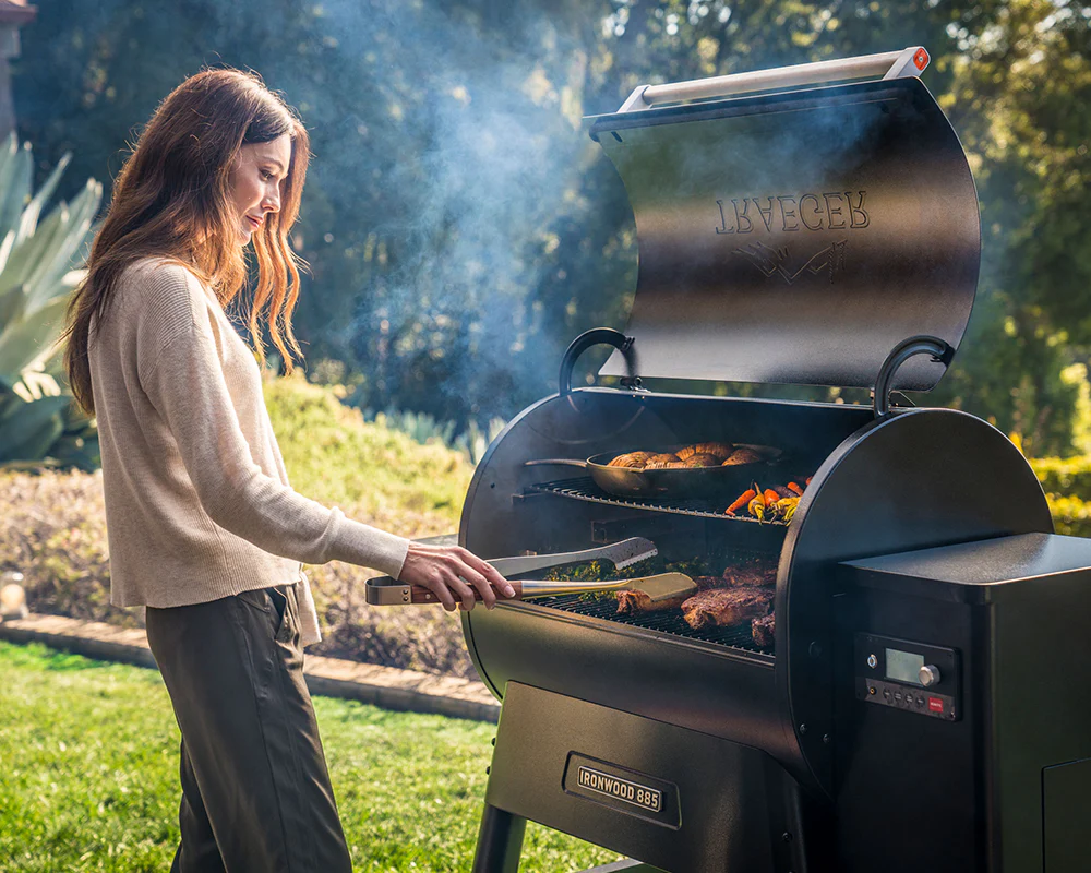 Traeger Ironwood 885 Pellet Grill - Image 6