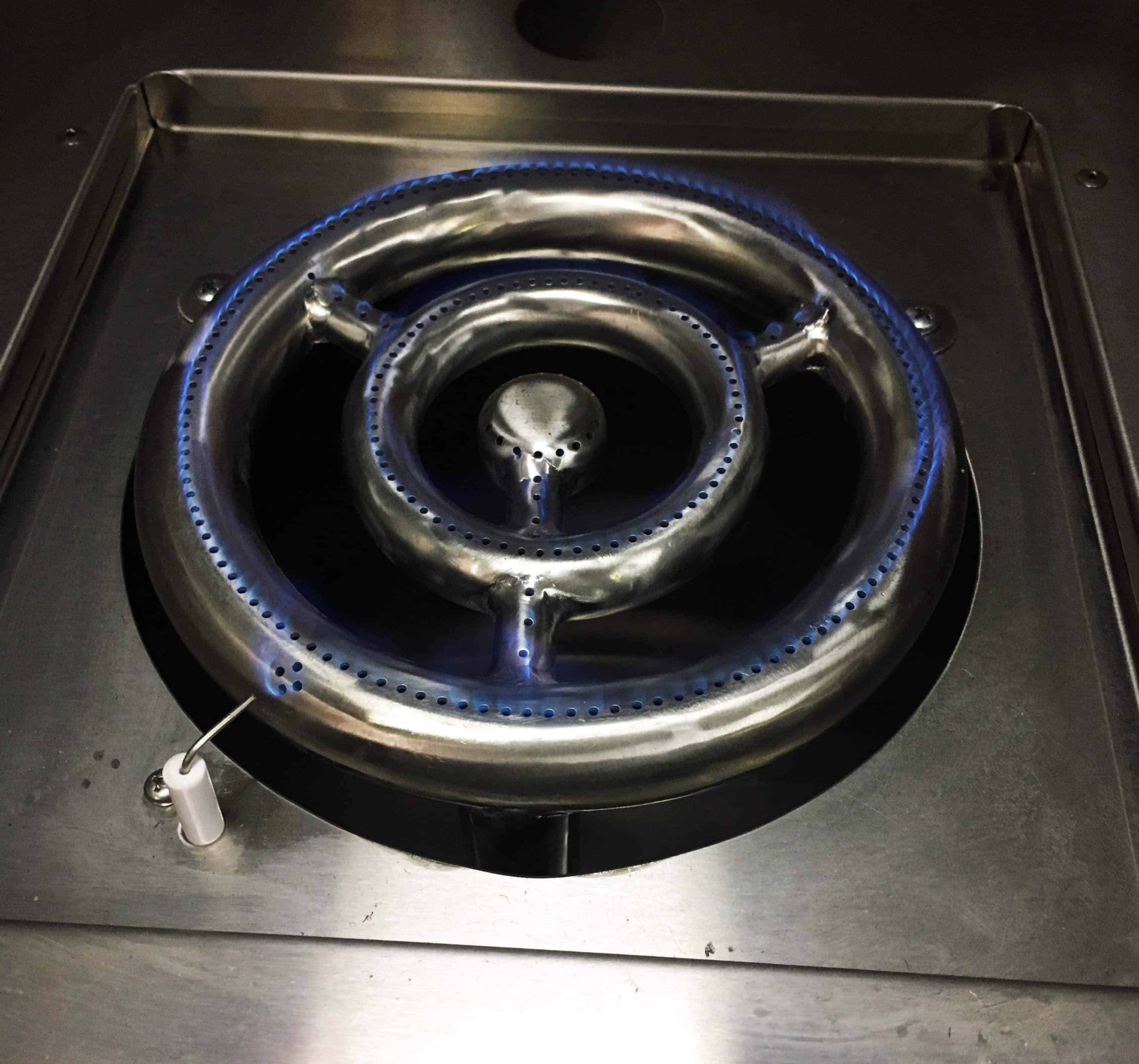Tucker 3+1 Burner GTR BBQ with Hinged Lid - Image 10