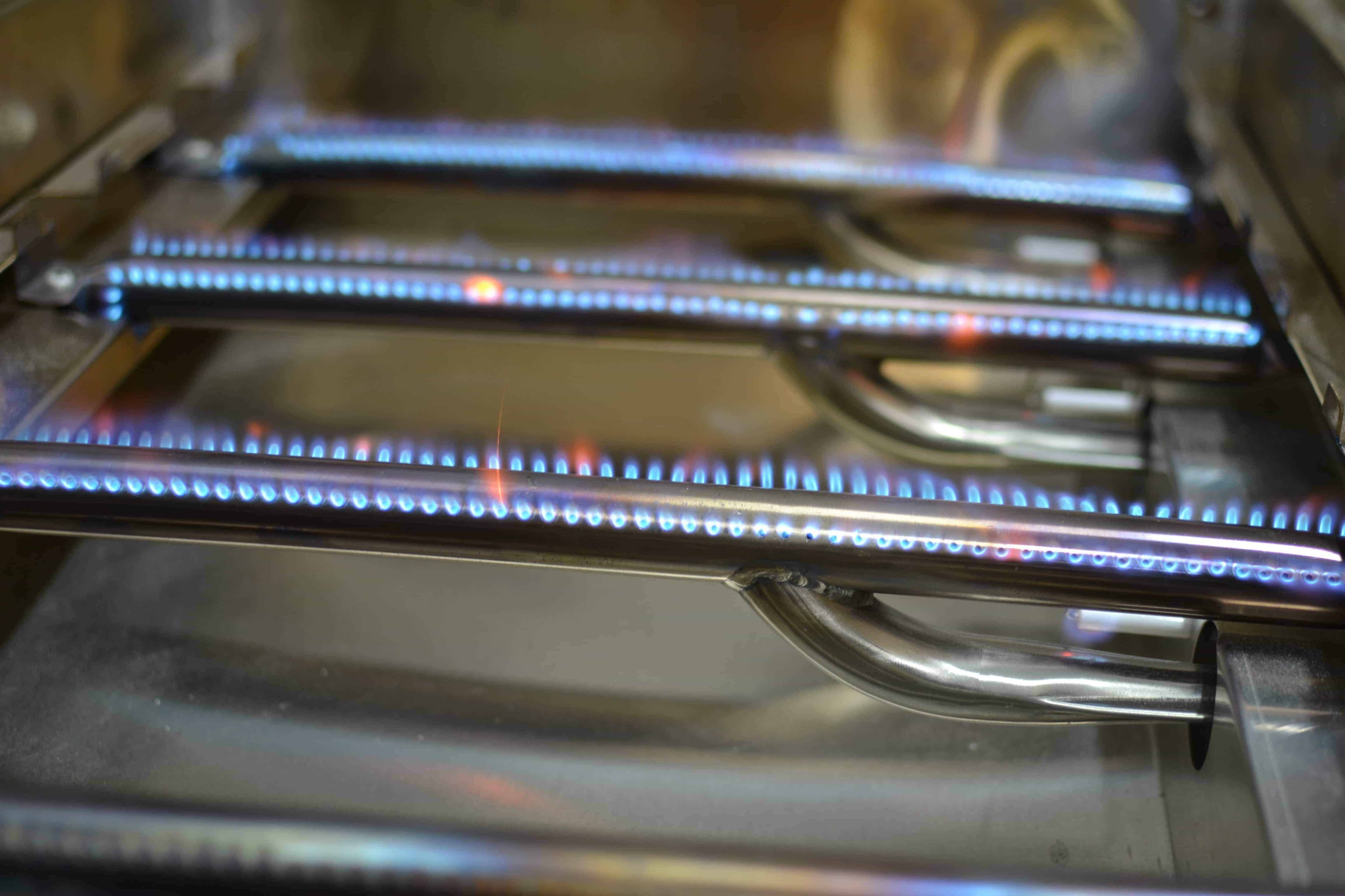 Tucker 3+1 Burner GTR BBQ with Hinged Lid - Image 16