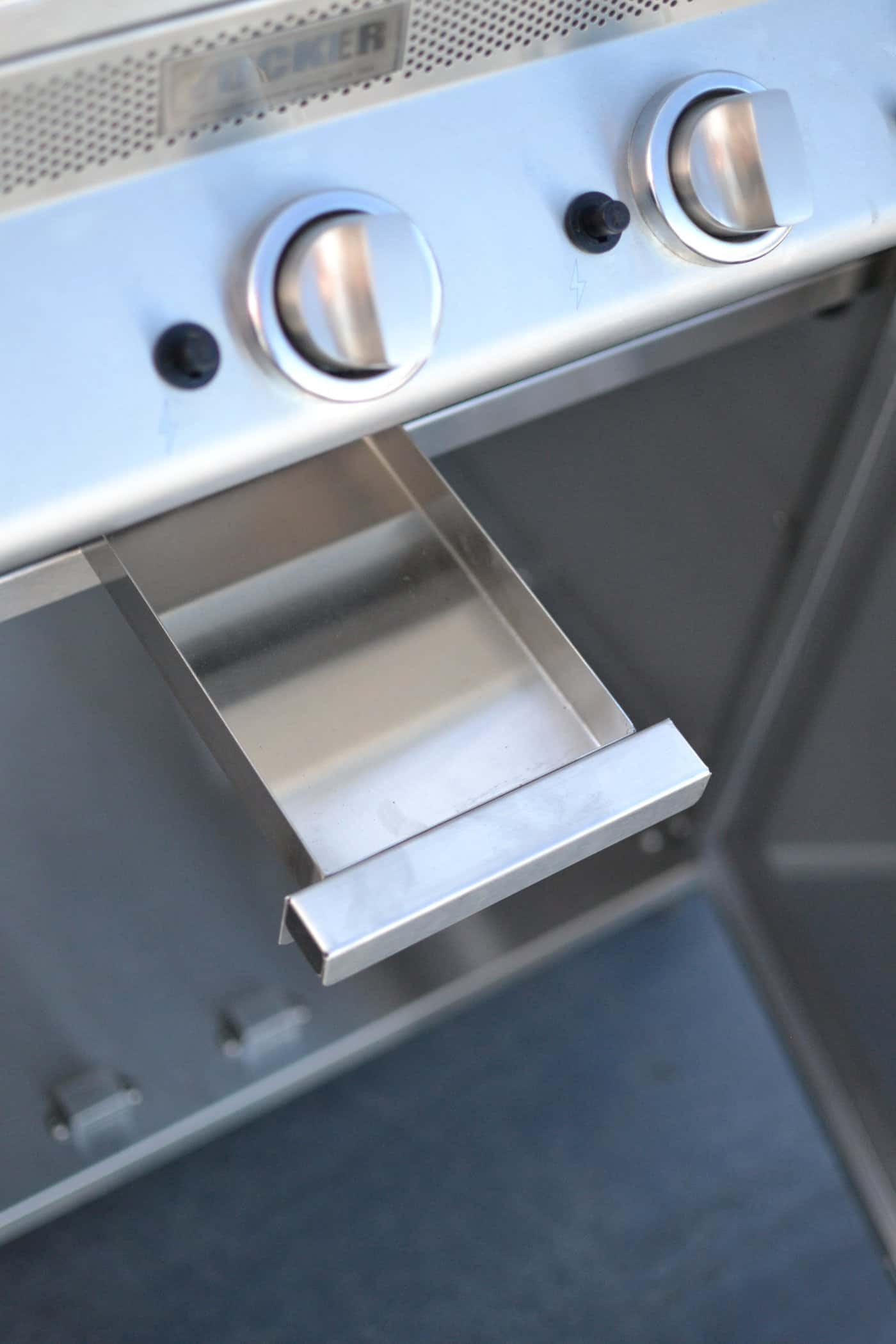 Tucker 4 Burner GTR BBQ Built In with Hinged Lid - Image 9