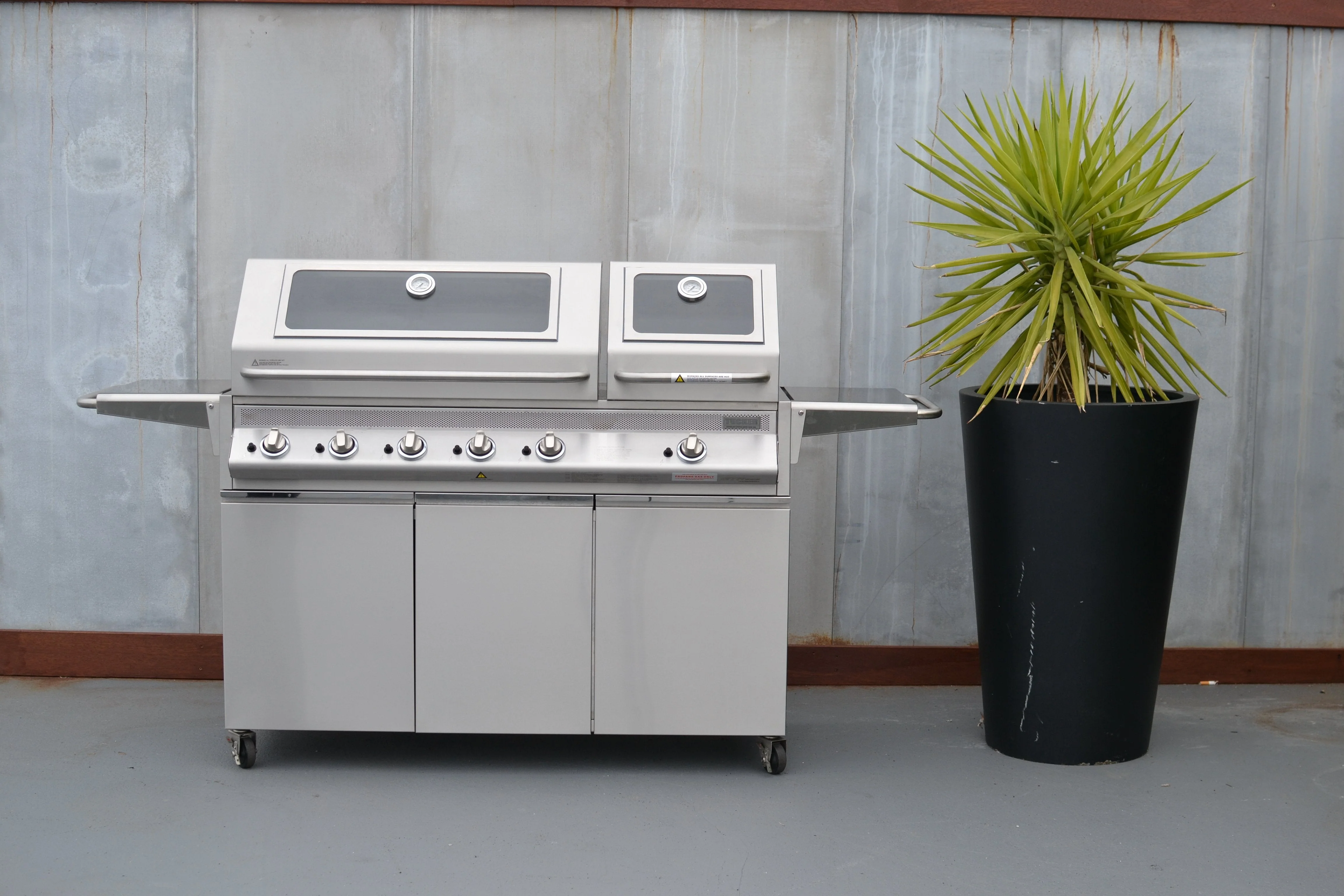 Tucker 5+1 Burner GTR BBQ with Twin Hood - Image 16