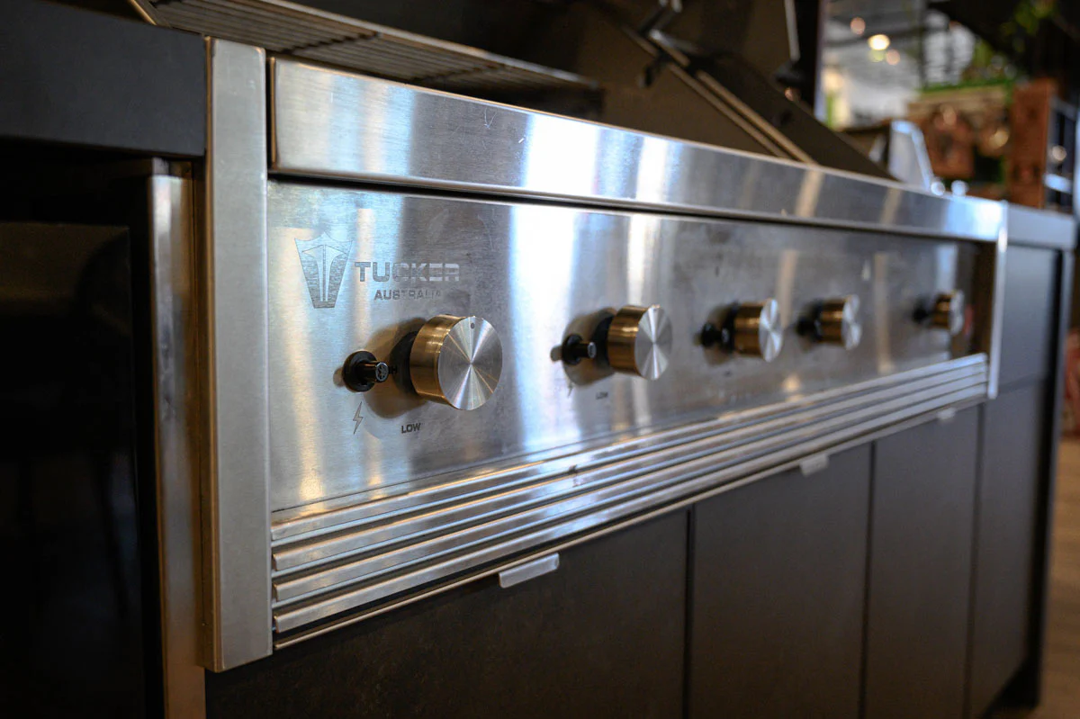 Tucker R Class V8+1 316 Marine Grade BBQ Built In - Image 7