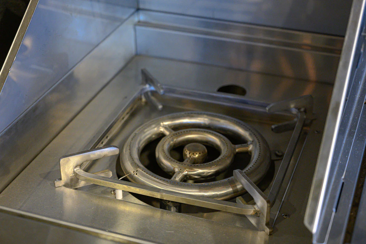 Tucker R Class V8+1 BBQ Built In - Image 16