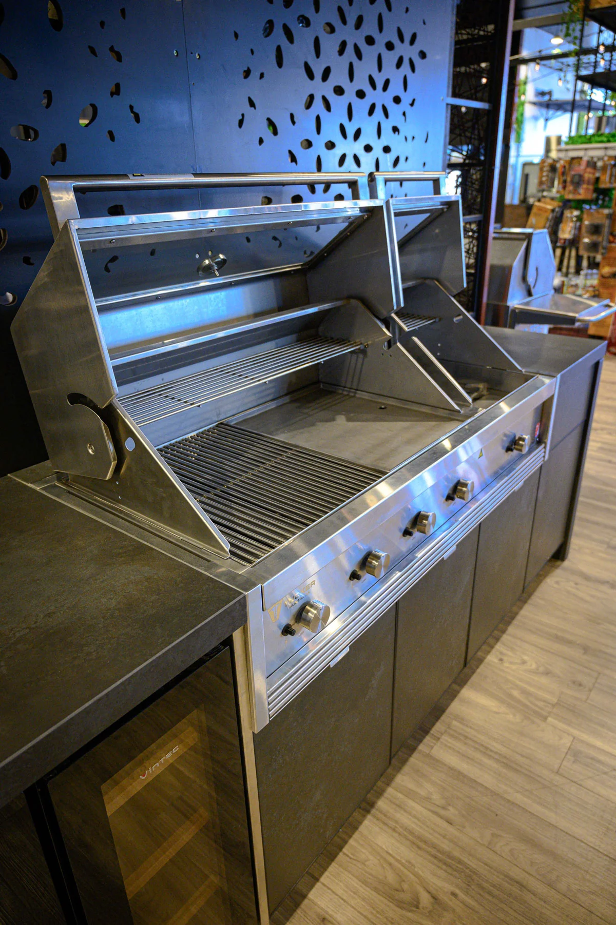 Tucker R Class V8+1 BBQ Built In - Image 7