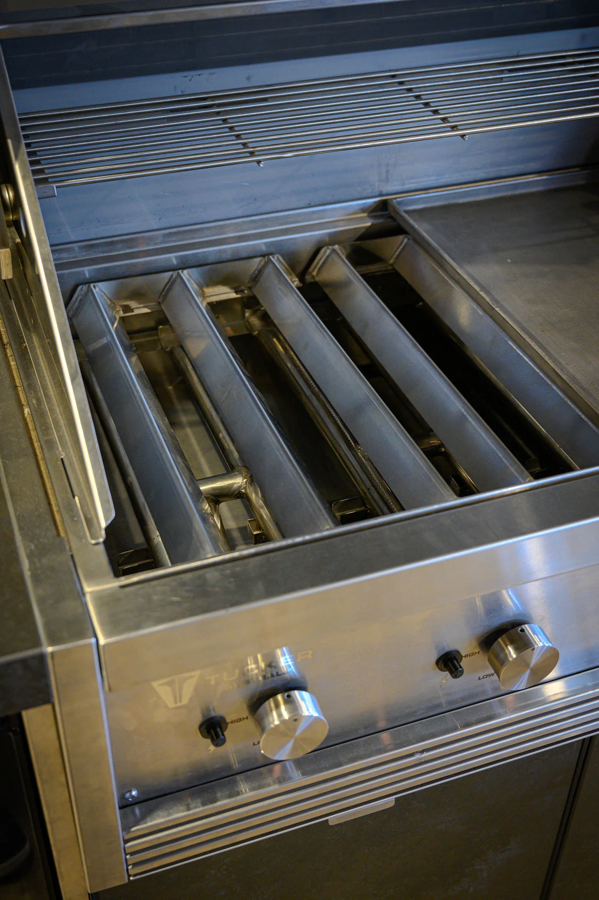 Tucker R Class V8+1 BBQ Built In - Image 9