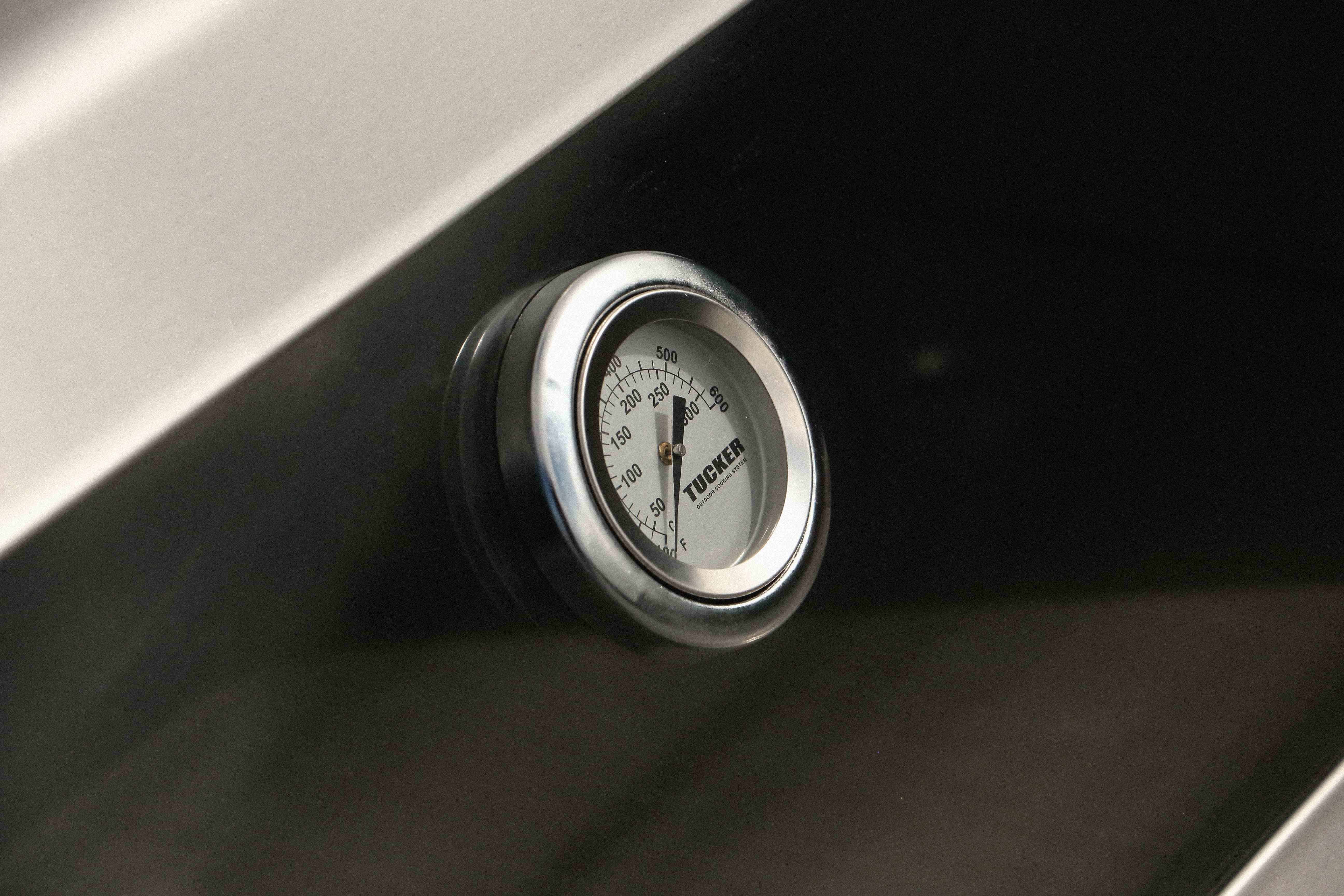Tucker R Class V8 BBQ Built In - Image 4