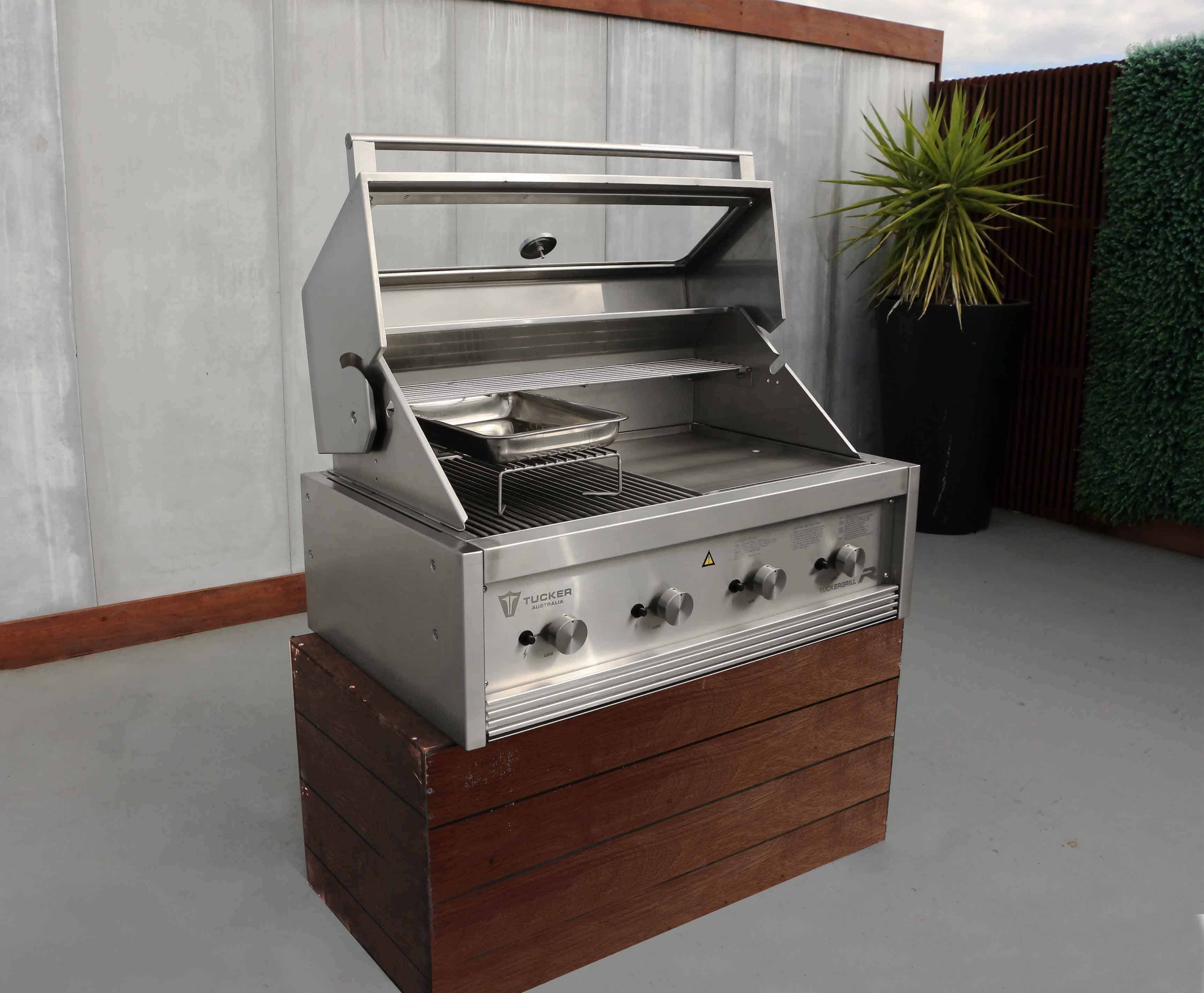 Tucker R Class V8 BBQ Built In - Image 7