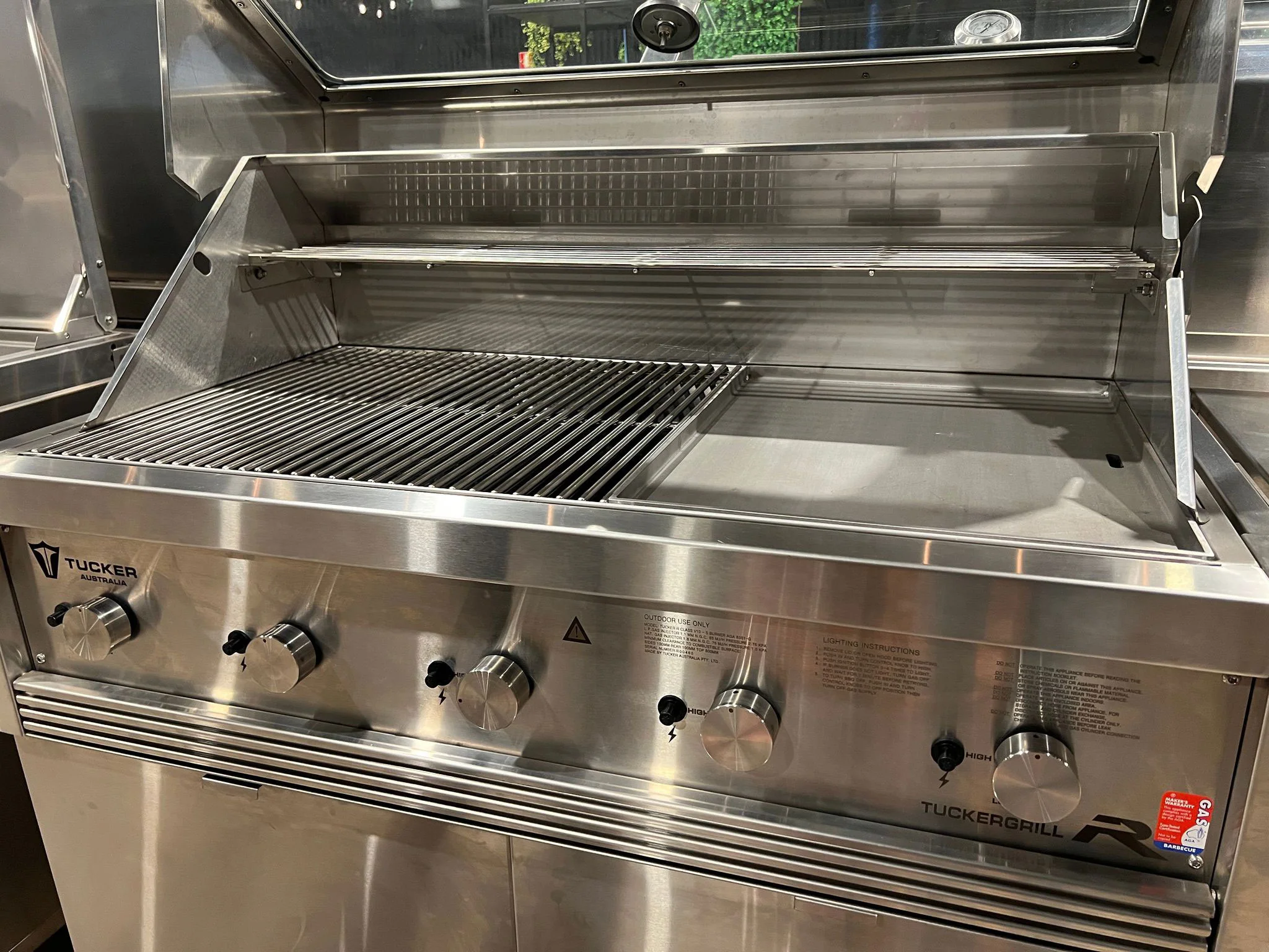 Tucker R Class V10 BBQ - Image 9