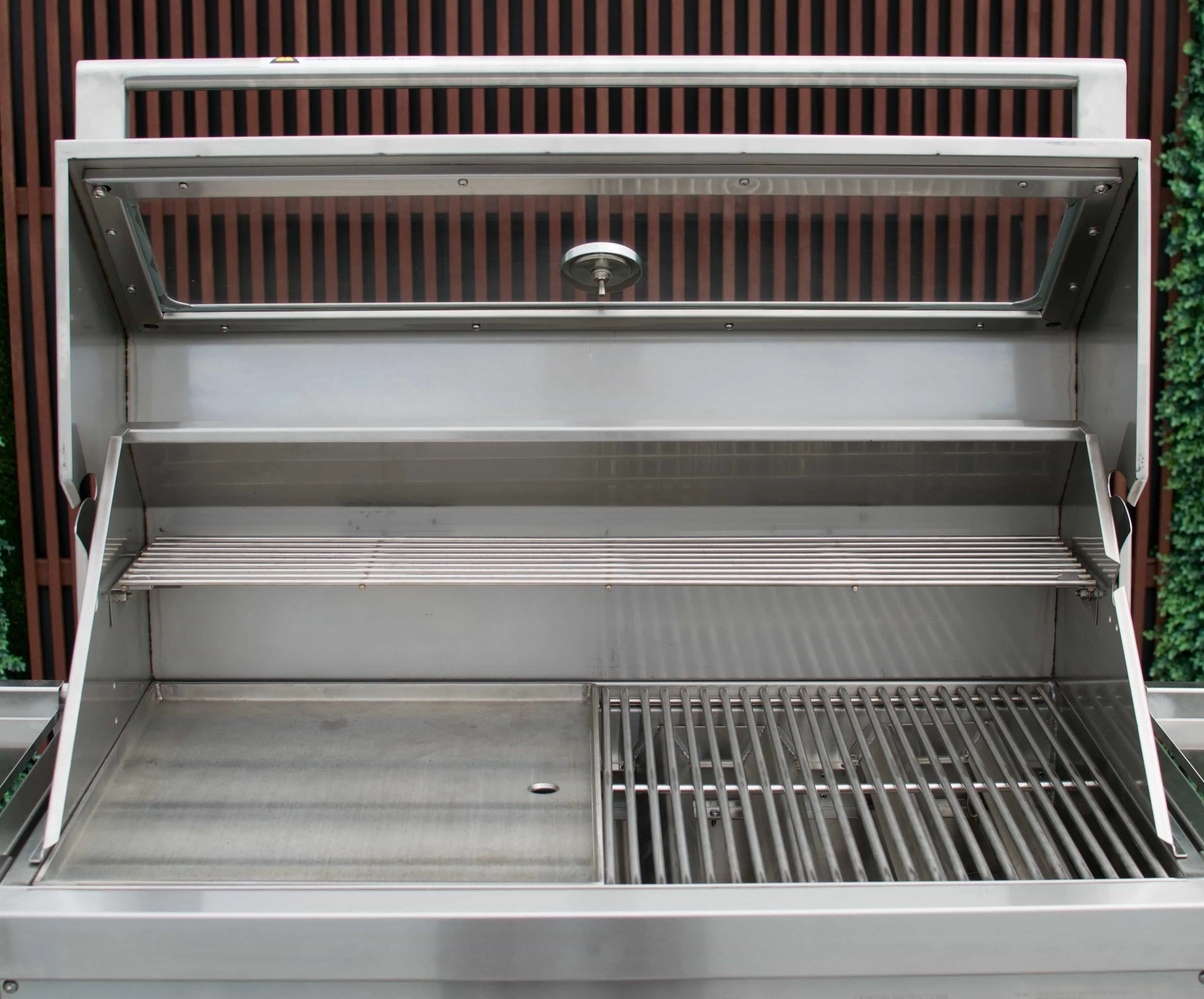 Tucker R Class V8 BBQ - Image 10