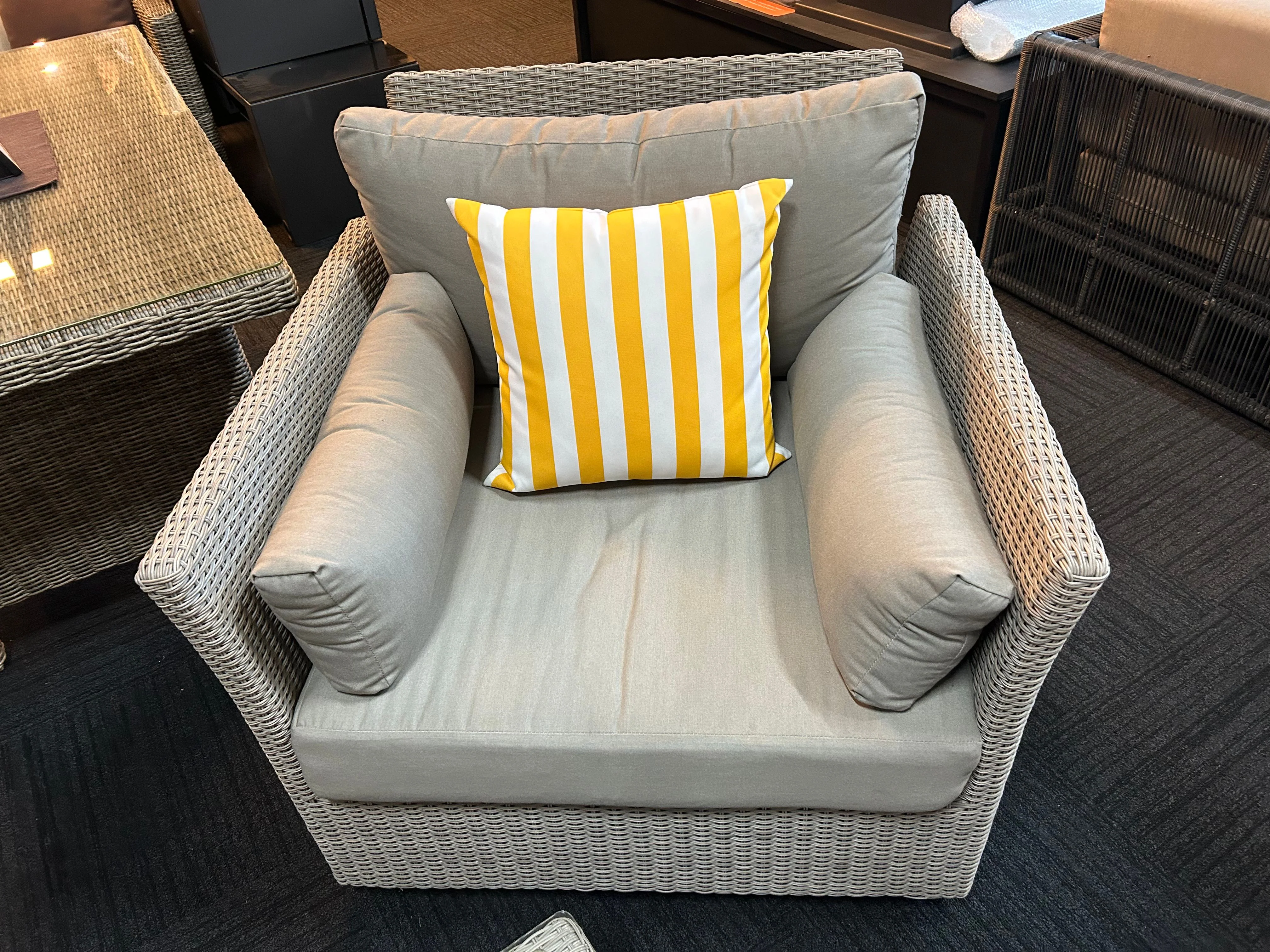 Clearance Sale - Whitehaven 7 Piece Modular Lounge Setting - Image 3